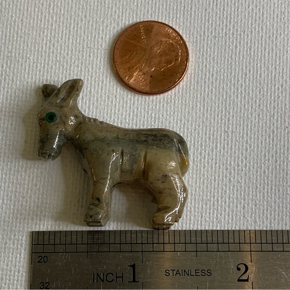 Miniature EAGLE Stone Carving Mini Figurine Steatite Soapstone Animal Figure 1.5 - Picture 5 of 13